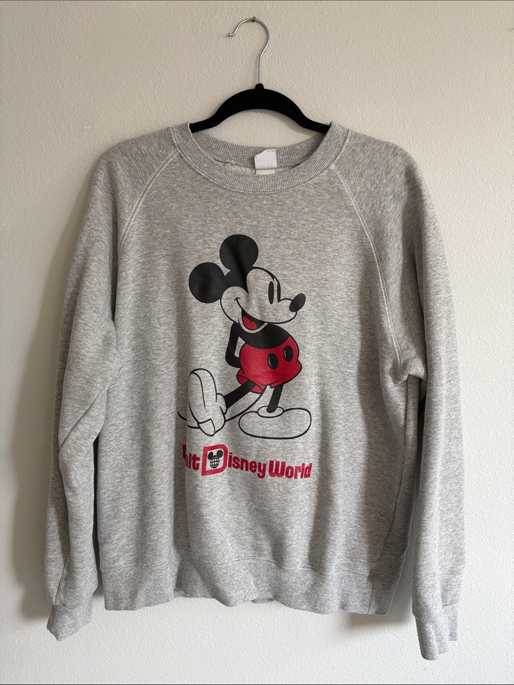 Walt Disney World Gray Crewneck Sweatshirt with Mickey Graphic, size Large
